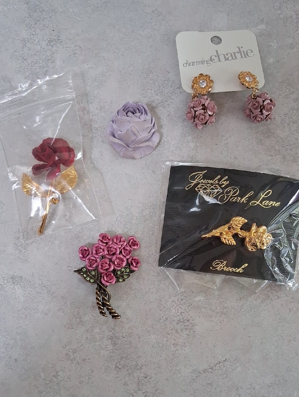 Avon Gold-Tone Brooch with Pink Rose Cluster